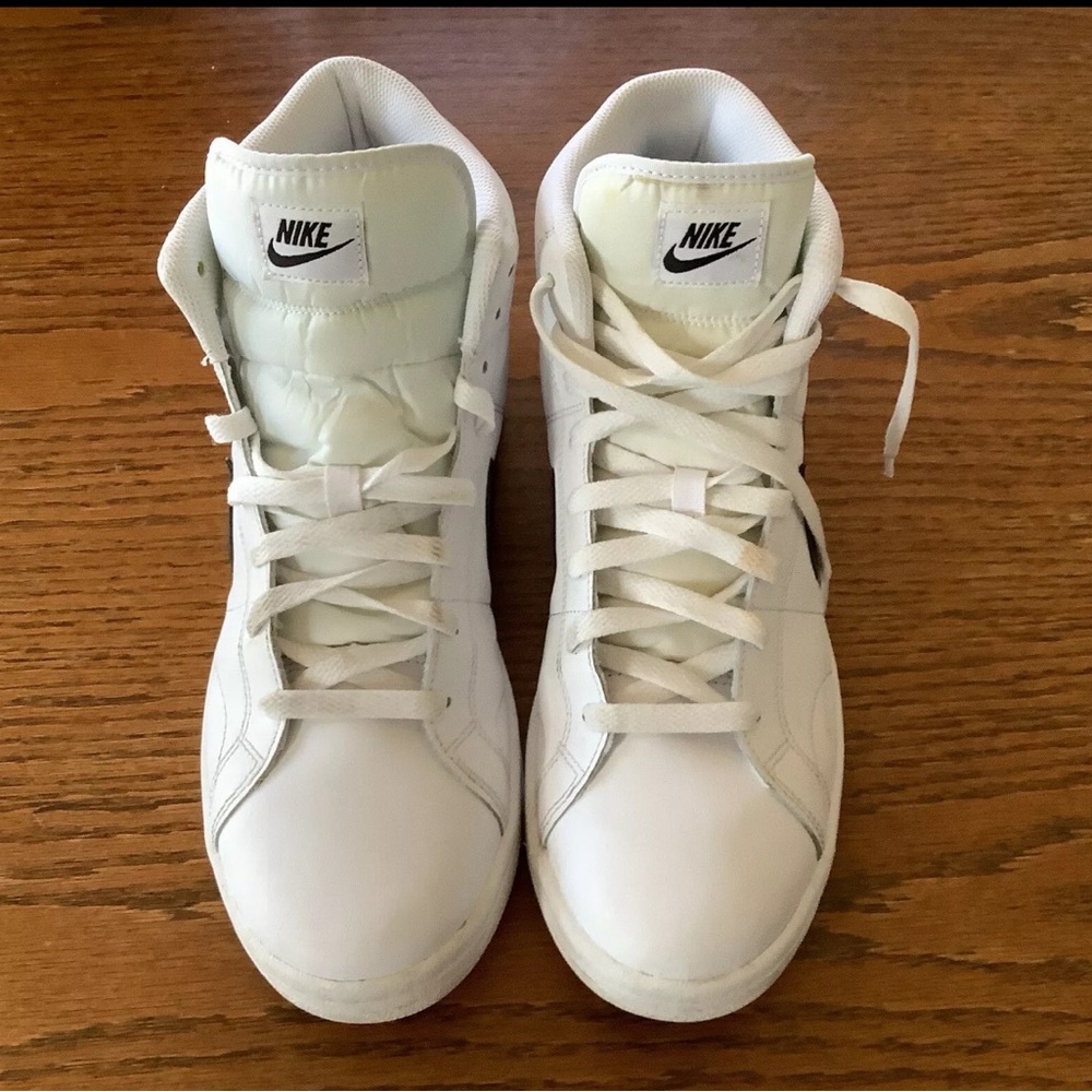 Nike Court Royale
